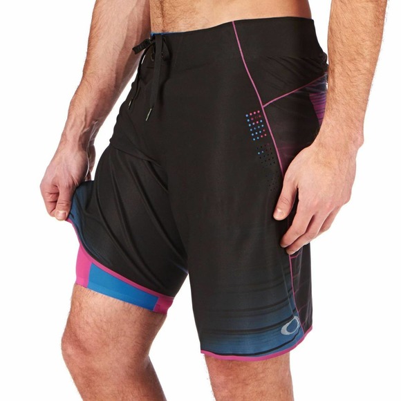 Oakley Men's Blade Razor Pro 20" Boardshorts + Inner Compression Liner - Fuchsia